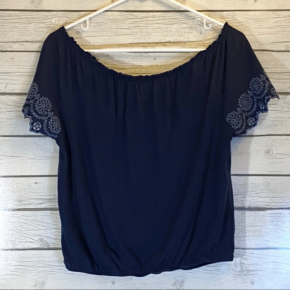 American Eagle Navy Blue Off the Shoulder Shirt - Picture 3 of 7